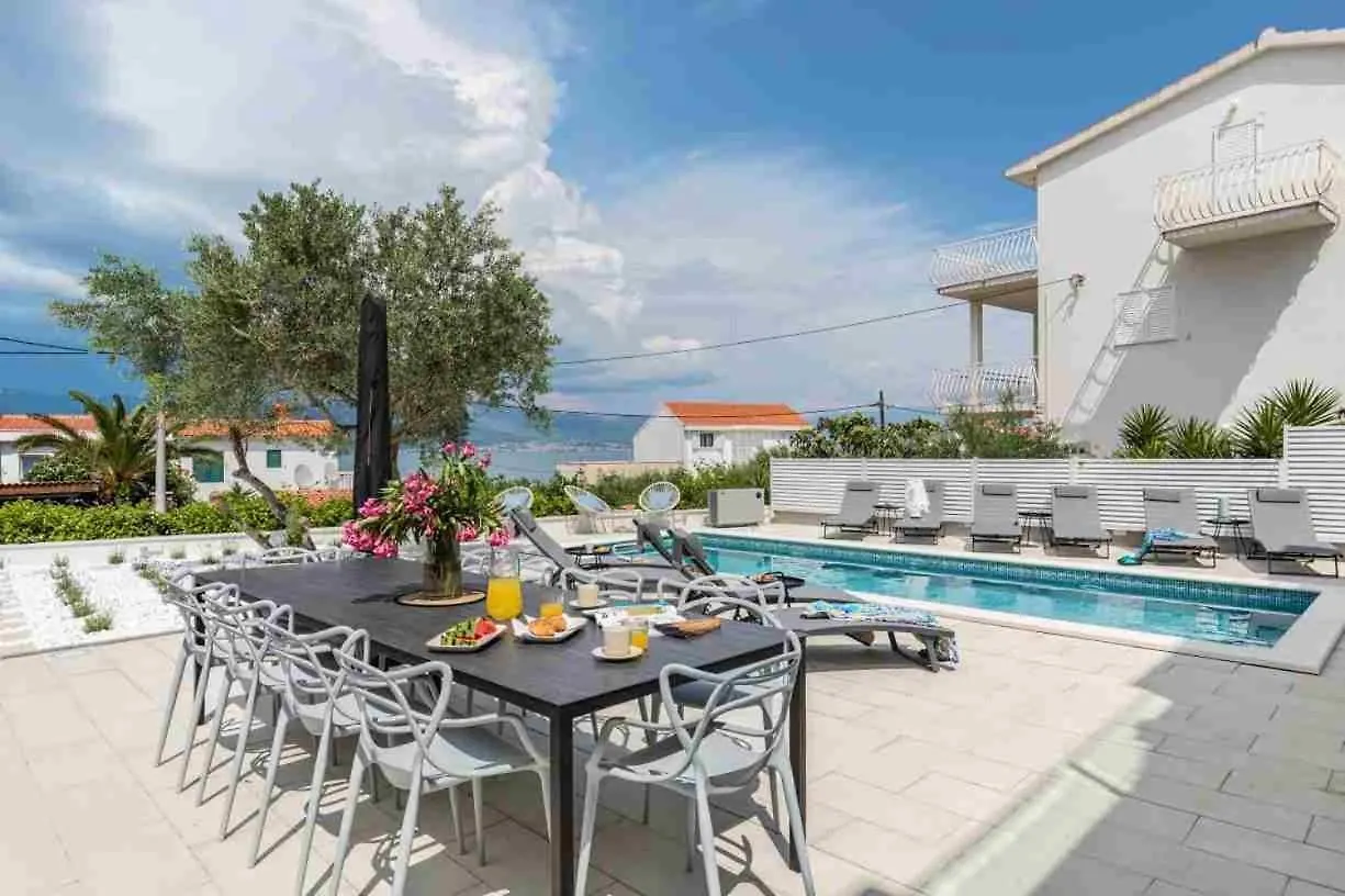 Apartment In Arbanija With Sea View, Terrace, Air Conditioning, Wifi 5139-2 location