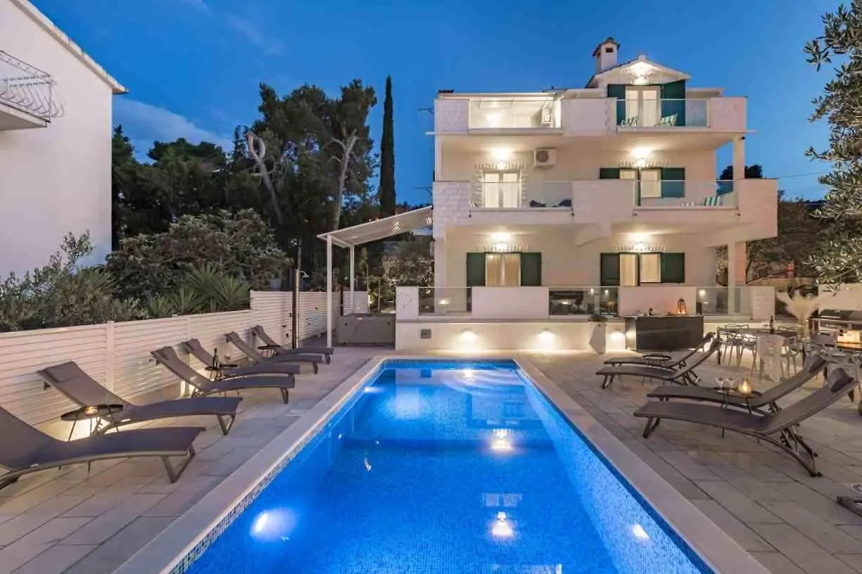 Apartment In Arbanija With Sea View, Terrace, Air Conditioning, Wifi 5139-2 Trogir